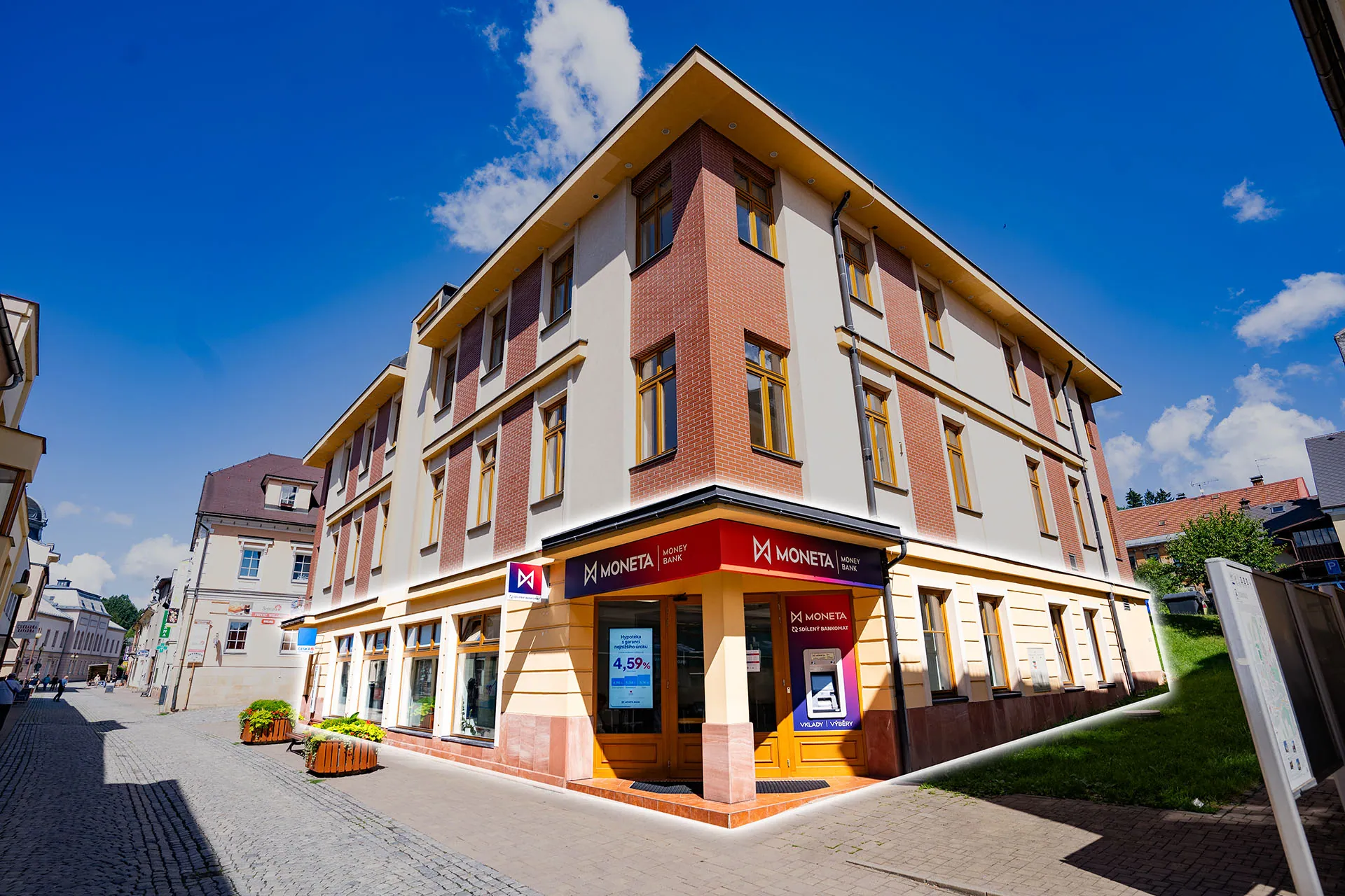 Komerční prostory v centru Jilemnice s bankovními nájemci